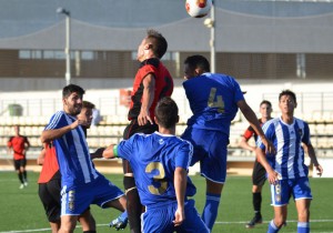 Ayamonte y Recre B confían en sacar adelante sus partidos. / Foto; Javier Losa.