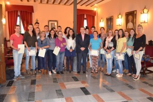 Entrega de becas en la convocatoria 2012-2013.