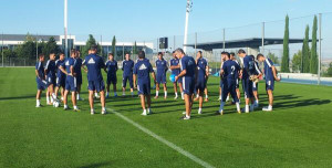 Los jugadores del Recre se entrenaron en uno de los campos de Valdebebas. / Foto: Gabinete de Prensa Recerativo.