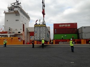 Imagen de una grúa en el Puerto de Huelva. 