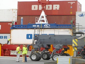 Los contenedores están en el Puerto de Huelva. 