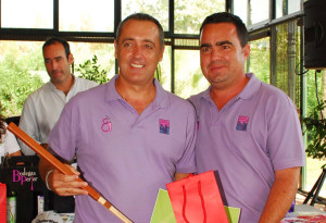 Emilio Jiménez Mateos, a la izquierda, triunfador del Circuito Atlántico de Golf.