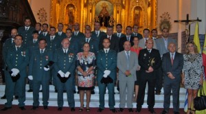 María Luisa Faneca y Francisco Zamudio, junto al resto de la Corporación Municipal y miembros del acuartelamiento isleño.