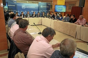 Reunión del sector agrícola onubense con representantes del PP. 