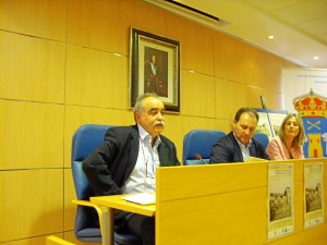 Pedro Campos Jara, David Toscano y Ana Mora en la presentación de las Jornadas.