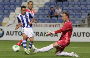 Ezequiel tuvo la primera ocasión clara, pero se topó José Juan. / Foto: Josele Ruiz.