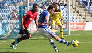 Fernando Vega, una de las novedades del Recre en el once inicial. / Foto: Josele Ruiz.