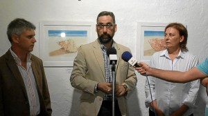 Intervención el alcalde de Ayamonte en la apertura de la muestra. 