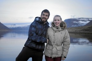 Alberto Rei. en Islandia junto a su novia.