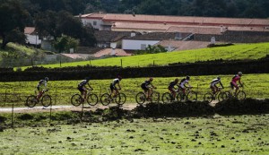 Interesante actividad ciclista la promovida por el Club Junior de San Juan del Puerto.