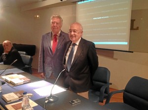 El presidente de la Fundación Caja Rural con el doctor en Derecho y experto en agua, Pérez Marín.