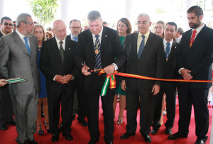 Con el corte de la cinta quedó inaugurada la Feria.