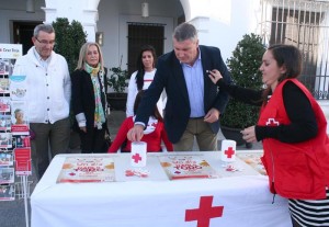 El alcalde, Juan Polo junto a los concejales Constanza Pérez y Domingo Crespo.