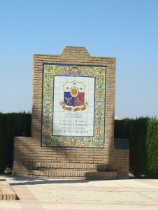 Azulejo que recuerda en Palos el proyecto de la Avenida de las Naciones.