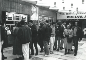 La afición al cine de los onubenses dio lugar al Cine Club de Huelva, germen del Festival de Cine Iberoamericano.