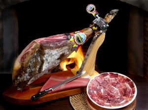 El piropo que consiga mas 'me gusta' en Facebook ganará una pieza de jamón ibérico.