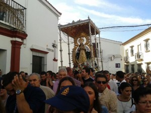 Moguer acompaña a la Virgen de Montemayor.