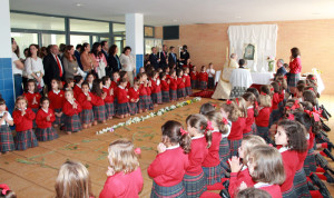 Alumnos, padres y docentes participaron en el evento.