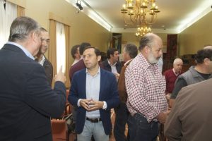 Reunión del diputado con los alcaldes.