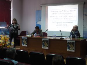 María Eugenia Petit-Breuilh durante su conferencia sobre Típca Amaru en San Juan.