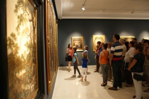 Los estudiantes han visitado las salas de Bellas Artes y Arqueología. 