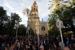 Los Simpecados de la Hermandad de Córdoba y de la Matriz de Almonte llegaron juntos a la catedral.