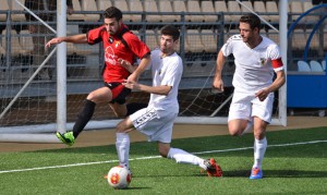 Los ayamontinos se emplearon con ganas en todo momento. / Foto: J. L. Rúa.