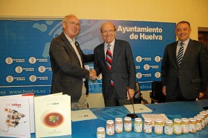 El convenio se ha sellado en el Ayuntamiento de Huelva.