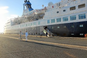 Llegada del crucero al Puerto de Huelva.