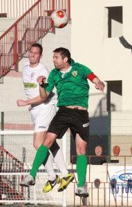 Pese a los cuatro goles encajados, el Pozoblanco plantó cara. / Foto: Josele Ruiz.