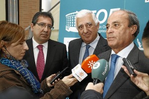 Pulido, Herrero y Ponce antes de dar comienzo el acto. / Foto : José Carlos Palma