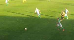 Gran triunfo del San Roque de Lepe ante el Betis B, con lo que vuelve a ser el líder. / Foto: H. M.