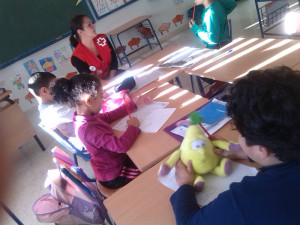 Voluntarios de Cruz Roja ya están ayudando a niños en Cartaya dentro de este programa.