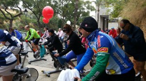 Medio centenar de bicicletas han pedaleado contra la violencia de género. 