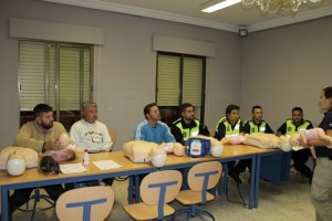 Curso sobre el desfibrilador en Bollullos. 