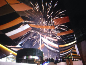 Fuegos artificiales para festejar la inauguración.