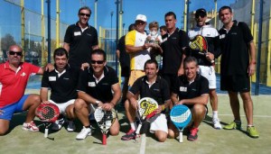 El equipo campeón en categoría masculina.