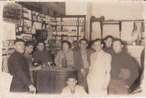 'La Viña', en calle Carmen (años cincuenta). / Foto: Archivo Domingo Martín. 