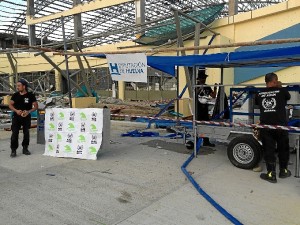 La base donde se encuentran los bomberos es el albergue Phill Science de Tacloban.