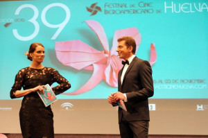 Los presentadores de la gala, Mariona Tena y Jerónimo Fernández.