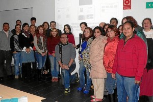 El profesor Paniagua, con los alumnos del curso de Gestión Universitaria.