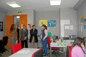 El delegado del Gobierno andauz en Huelva ha visitado Chucena.