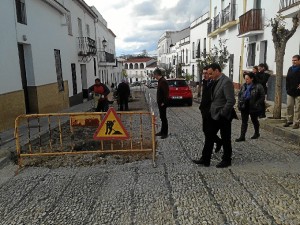 Se está arreglando el pavimento de varias calles.