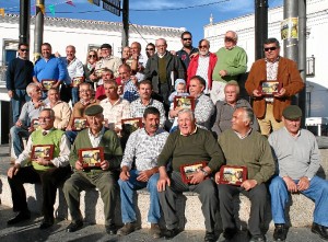 Foto de familia del homenaje. 