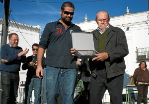 Homenaje al más veterano. 