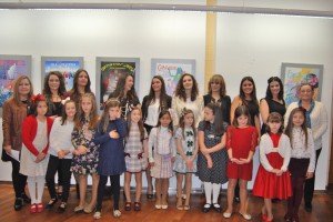 Ambas Cortes de Honor posan junto a la Alcaldesa, Mª Luisa Faneca y la Concejala de Festejos, Isabel López (2)