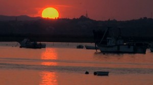 El atardecer en Huelva es una de las estampas que se muestra en el documental.