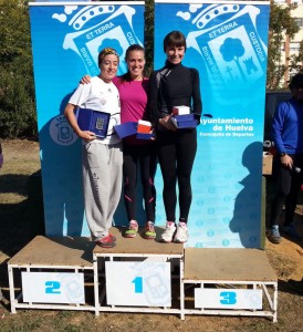 Podio femenino con María José López Dorado, Esmeralda Mendoza y Carolina Ponce.