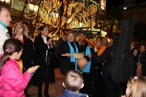 Los mayores participan en la Navidad de Huelva.