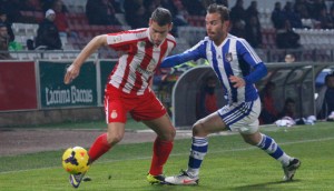 Fernando Vega tuvo que ser sustituido en el segundo tiempo. / Foto: Diari de Girona.